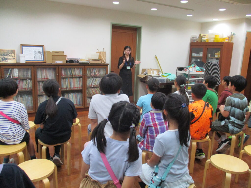 モダニズム？　～４年　はけの森美術館見学～