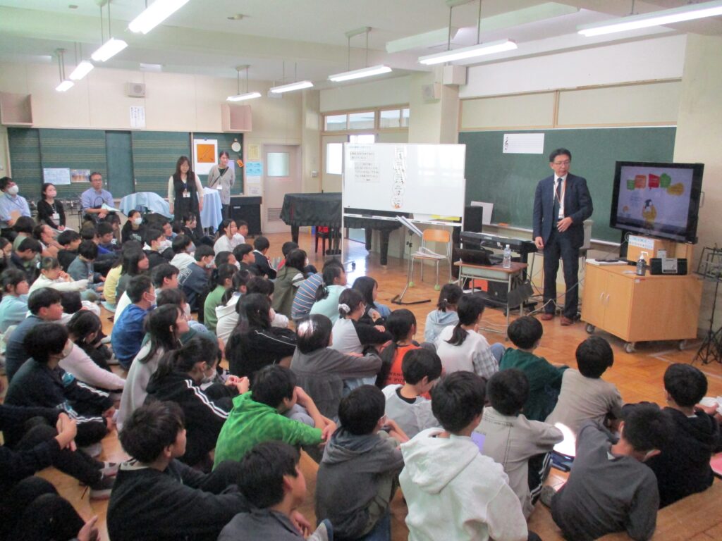 ブランコ、譲り合えますか？　～６年　人権学習～